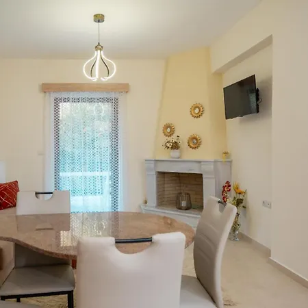 The Miller House Under Meteora * Kalampaka